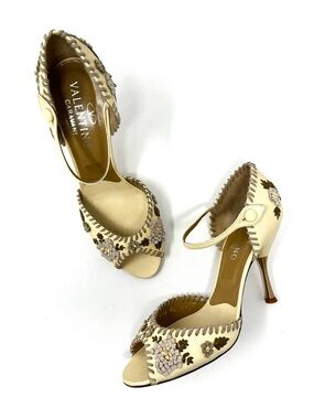 Vintage Valentino Garavani Floral Embroidered Sandals Heels Cream Leather 37.5